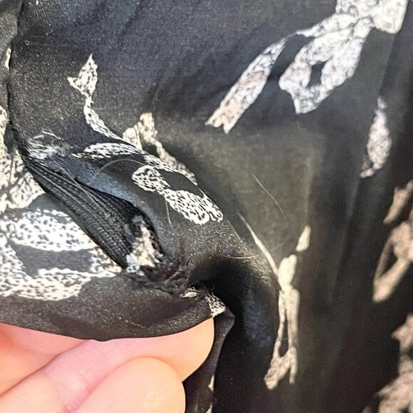 Betsey Johnson Classic Bow‎ Print A-Line Satin Midi Dress V-Neck Coquette Tea 0 - Picture 6 of 8